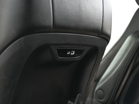 Used 2024 Chrysler Pacifica Touring-L FWD image 34