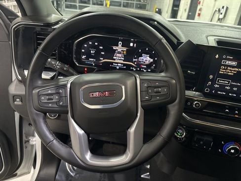 Used 2025 GMC Sierra 1500 SLT image 16