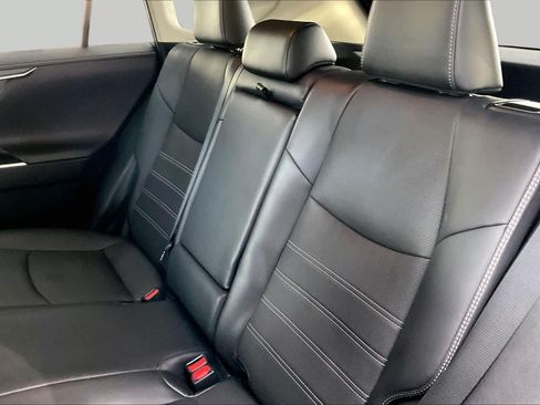 Used 2019 Toyota RAV4 Limited w/ Cold Weather Package FWD image 21