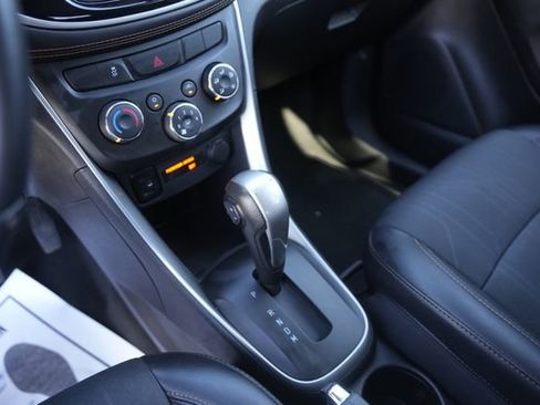 Used 2017 Chevrolet Trax LT w/ LT Convenience Package image 27
