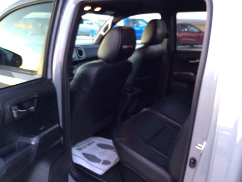 Used 2017 Toyota Tacoma TRD Pro image 12