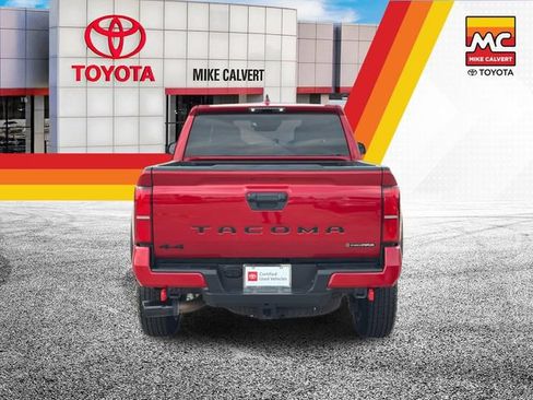 Used 2025 Toyota Tacoma TRD Off-Road AWD/4WD image 4