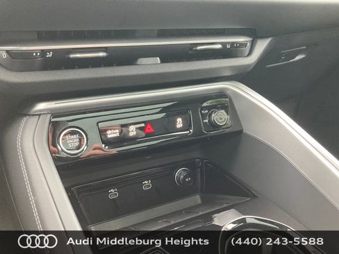 Used 2025 Audi Q5 Premium w/ Convenience Package AWD/4WD image 41