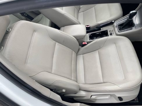 Used 2015 Volkswagen Golf SE FWD image 18