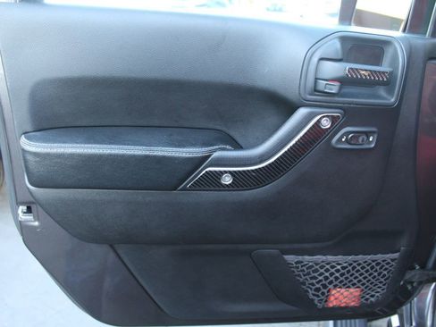 Used 2014 Jeep Wrangler Rubicon image 23