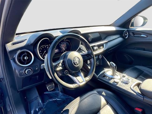 Used 2024 Alfa Romeo Stelvio Sprint image 9