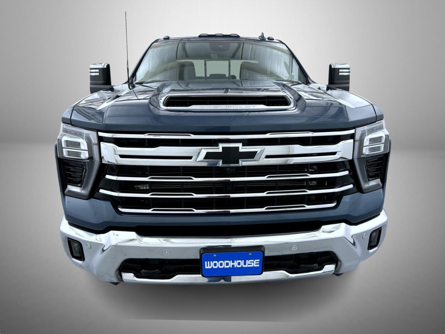 Used 2024 Chevrolet Silverado 2500 LTZ w/ LTZ Plus Package AWD/4WD image 2