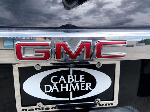 Used 2023 GMC Acadia Denali FWD image 8