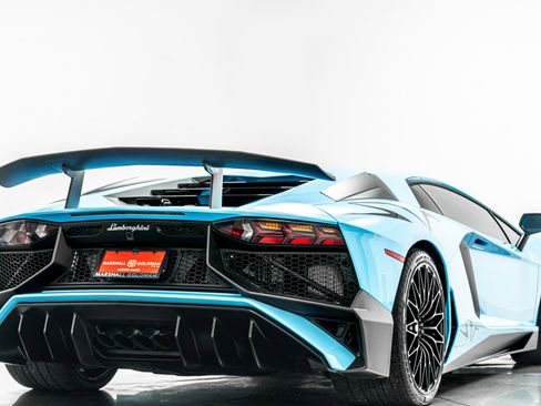 Used 2016 Lamborghini Aventador LP 750-4 Superveloce AWD/4WD image 9