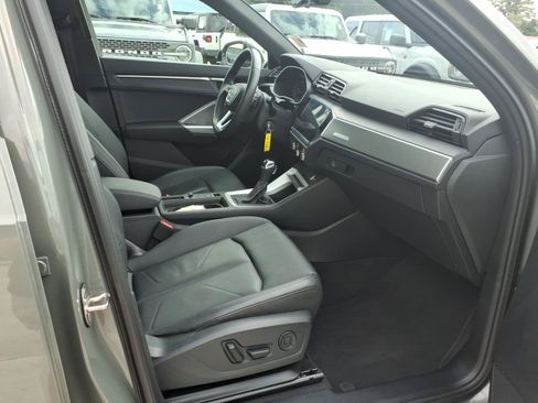 Used 2025 Audi Q3 2.0T Premium AWD/4WD image 7