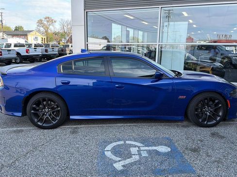 Used 2020 Dodge Charger Scat Pack image 6