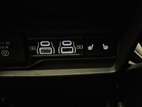 Used 2024 Jeep Grand Cherokee Limited w/ Luxury Tech Group II AWD/4WD image 34