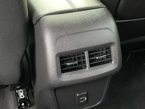 Used 2024 GMC Terrain SLE image 25