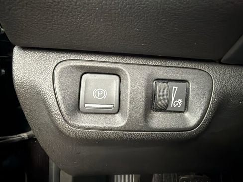 Used 2020 GMC Acadia SLE w/ Driver Convenience Package image 31