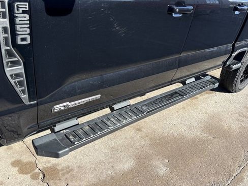 Used 2025 Ford F250 Lariat w/ Black Appearance Package image 12