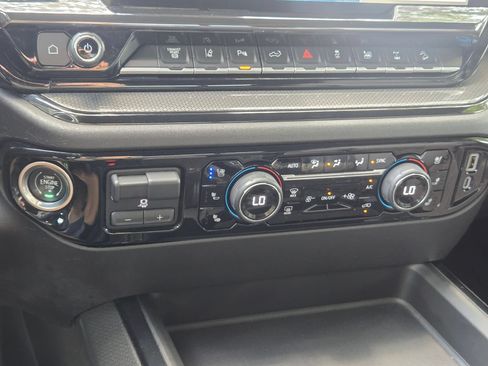 Certified 2024 Chevrolet Silverado 2500 ZR2 AWD/4WD image 17
