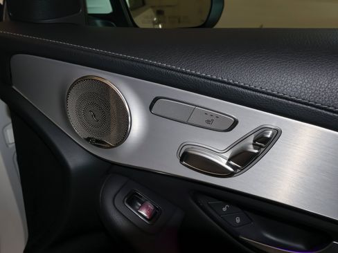 Used 2023 Mercedes-Benz GLC 300 4MATIC Coupe image 48