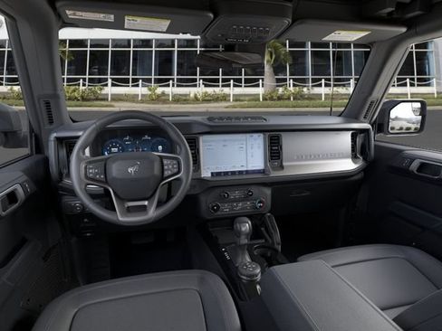 New 2026 Ford Bronco Badlands w/ Black Appearance Package AWD/4WD image 9