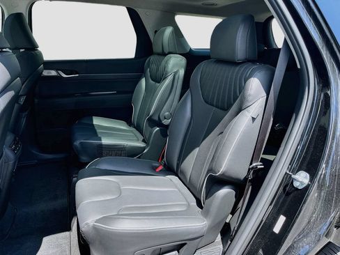 Used 2025 Hyundai Palisade Limited FWD image 30