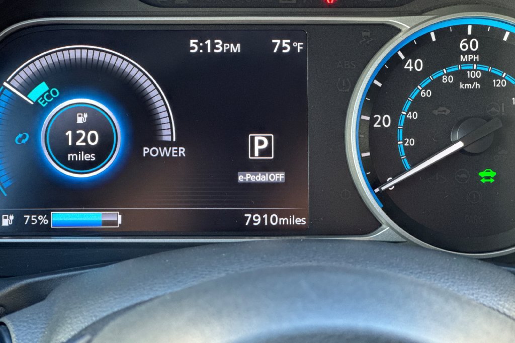Used 2025 Nissan Leaf S FWD image 24