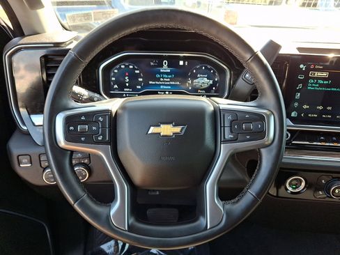 Used 2023 Chevrolet Silverado 1500 LT AWD/4WD image 20
