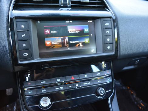 Used 2017 Jaguar XE RWD image 22