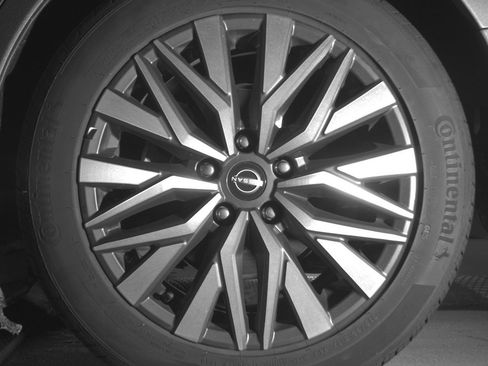 Used 2025 Nissan Altima 2.5 SV FWD image 14