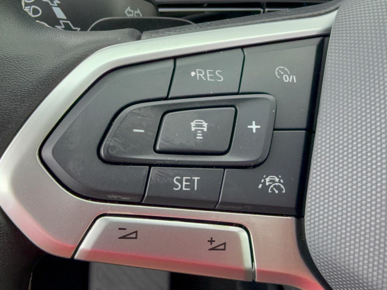 Certified 2024 Volkswagen Atlas SE AWD/4WD image 18