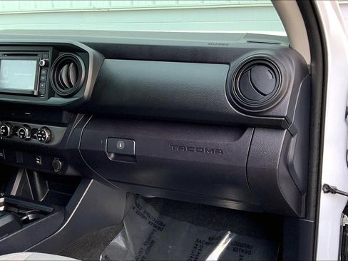 Used 2019 Toyota Tacoma SR AWD/4WD image 16