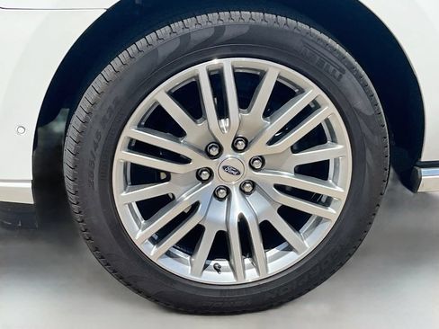 Used 2024 Ford Expedition Platinum RWD image 34