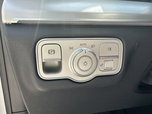 Certified 2025 Mercedes-Benz GLS 450 4MATIC image 37