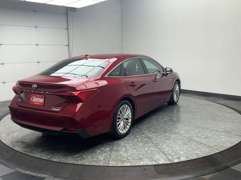 Used 2020 Toyota Avalon Limited image 37