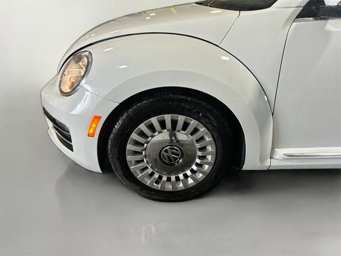 Used 2019 Volkswagen Beetle 2.0T SE image 30