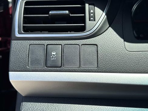 Used 2017 Toyota Camry SE FWD image 31