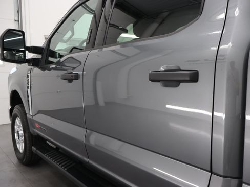 Used 2024 Ford F250 XLT AWD/4WD image 32