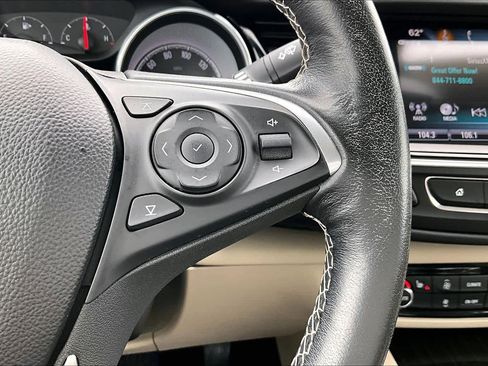 Used 2018 Buick Regal Essence image 22