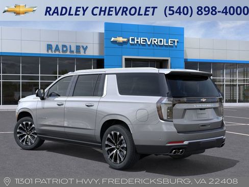 New 2026 Chevrolet Suburban High Country image 3