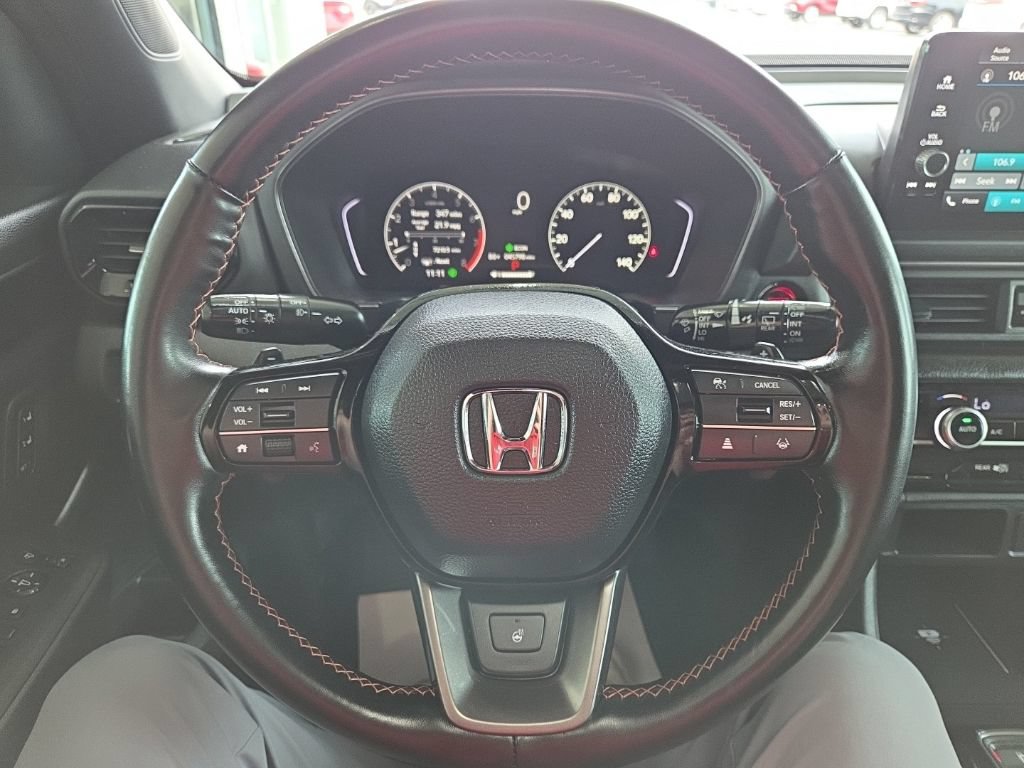 Used 2025 Honda Pilot TrailSport image 16
