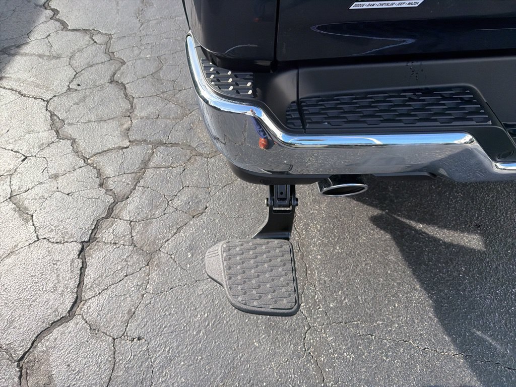 New 2026 RAM 1500 Big Horn AWD/4WD image 15