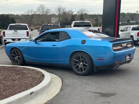 Used 2016 Dodge Challenger R/T image 8