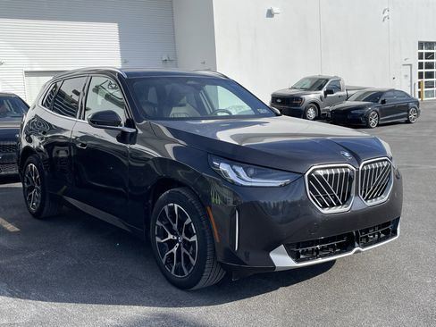 Used 2026 BMW X3 xDrive30 w/ Premium Package image 3
