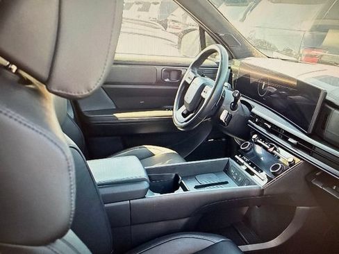 Used 2025 Hyundai Santa Fe Calligraphy AWD/4WD image 8