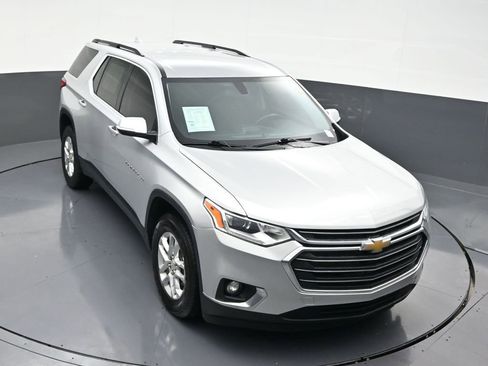 Used 2021 Chevrolet Traverse LT image 22
