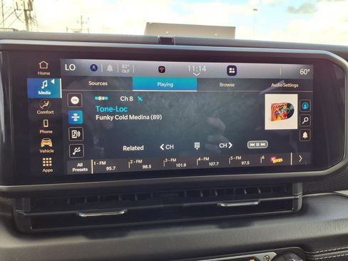 Used 2025 Jeep Wrangler Unlimited Rubicon AWD/4WD image 7