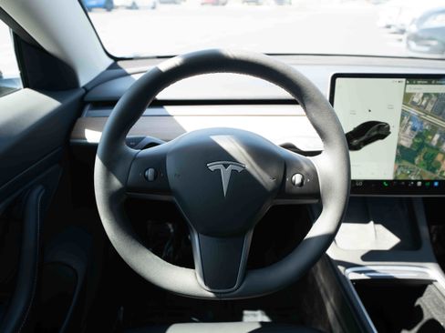 Used 2021 Tesla Model 3 Standard Range Plus RWD image 18