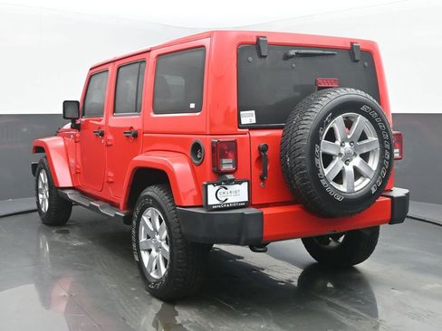 Used 2016 Jeep Wrangler Unlimited Sahara w/ Connectivity Group image 4