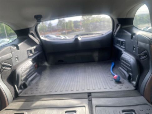 Used 2020 Subaru Outback Touring w/ Popular Package #2 image 11