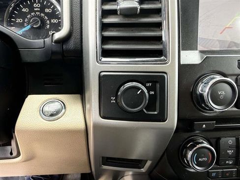 Used 2017 Ford F150 Lariat w/ Equipment Group 501A Mid RWD image 21