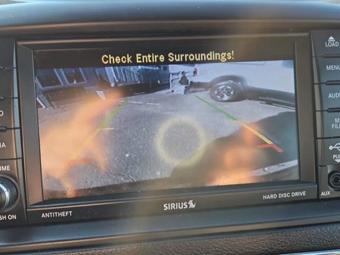 Used 2018 Dodge Grand Caravan SXT w/ Driver Convenience Group image 20