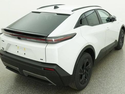 Used 2026 Toyota C-HR AWD/4WD image 30